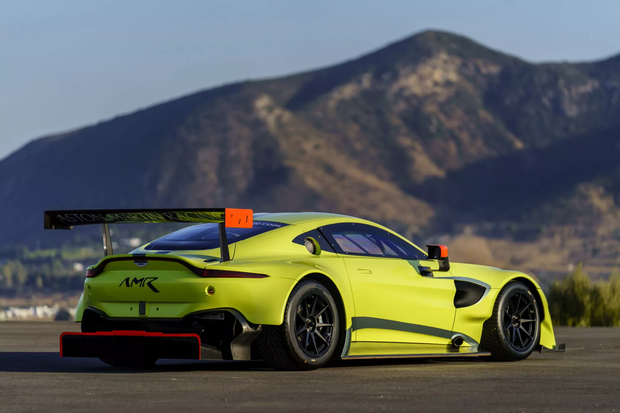 ラスト ASTON MARTIN Racing WECオフィシャル スウェットジャケット 紺 AMR XL WEC HACKETT LONDON  アストンマーチン ルマン(ジャンパー、ジャケット)｜売買されたオークション情報、yahooの商品情報をアー アパレル