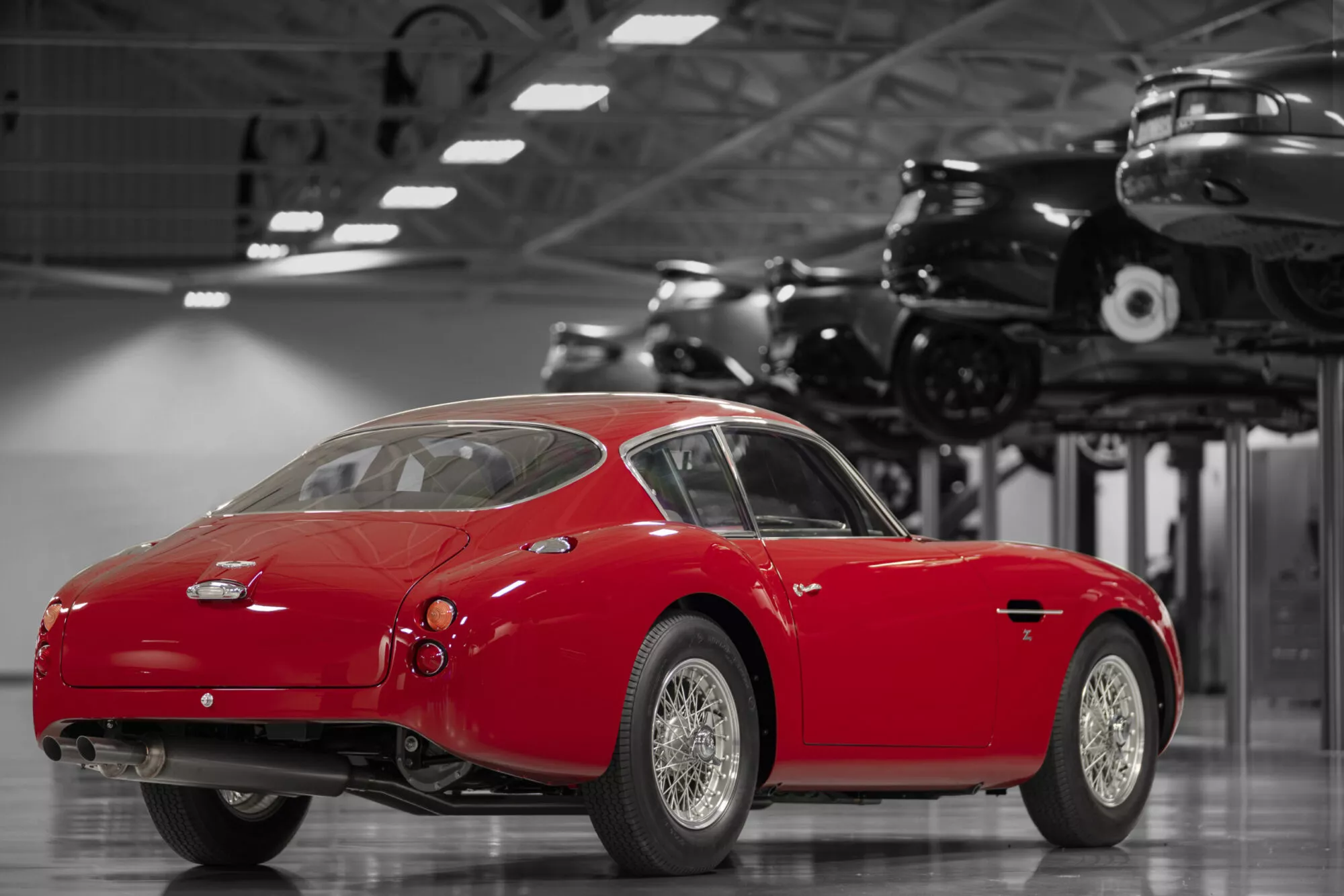 新たなアイコン・モデル、アストンマーティンDB4 GT Zagato Continuationの 第1号車がル・マンのサルト・サーキットでデビュー – Aston  Martin | Pressroom