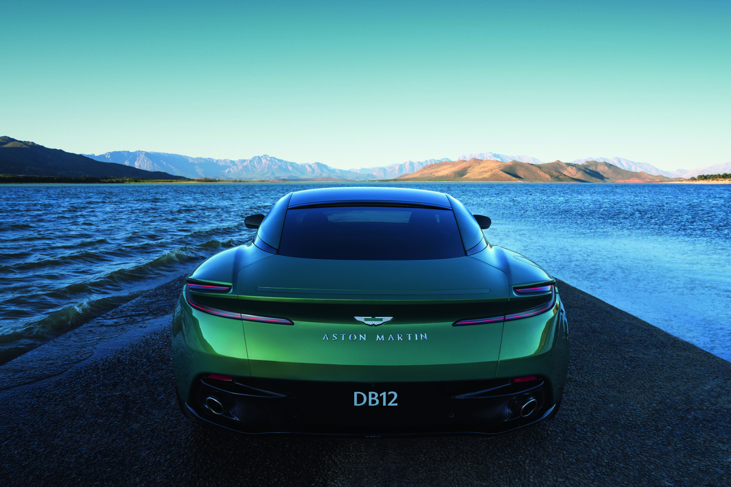 El nuevo Aston Martin DB12_34-jpg