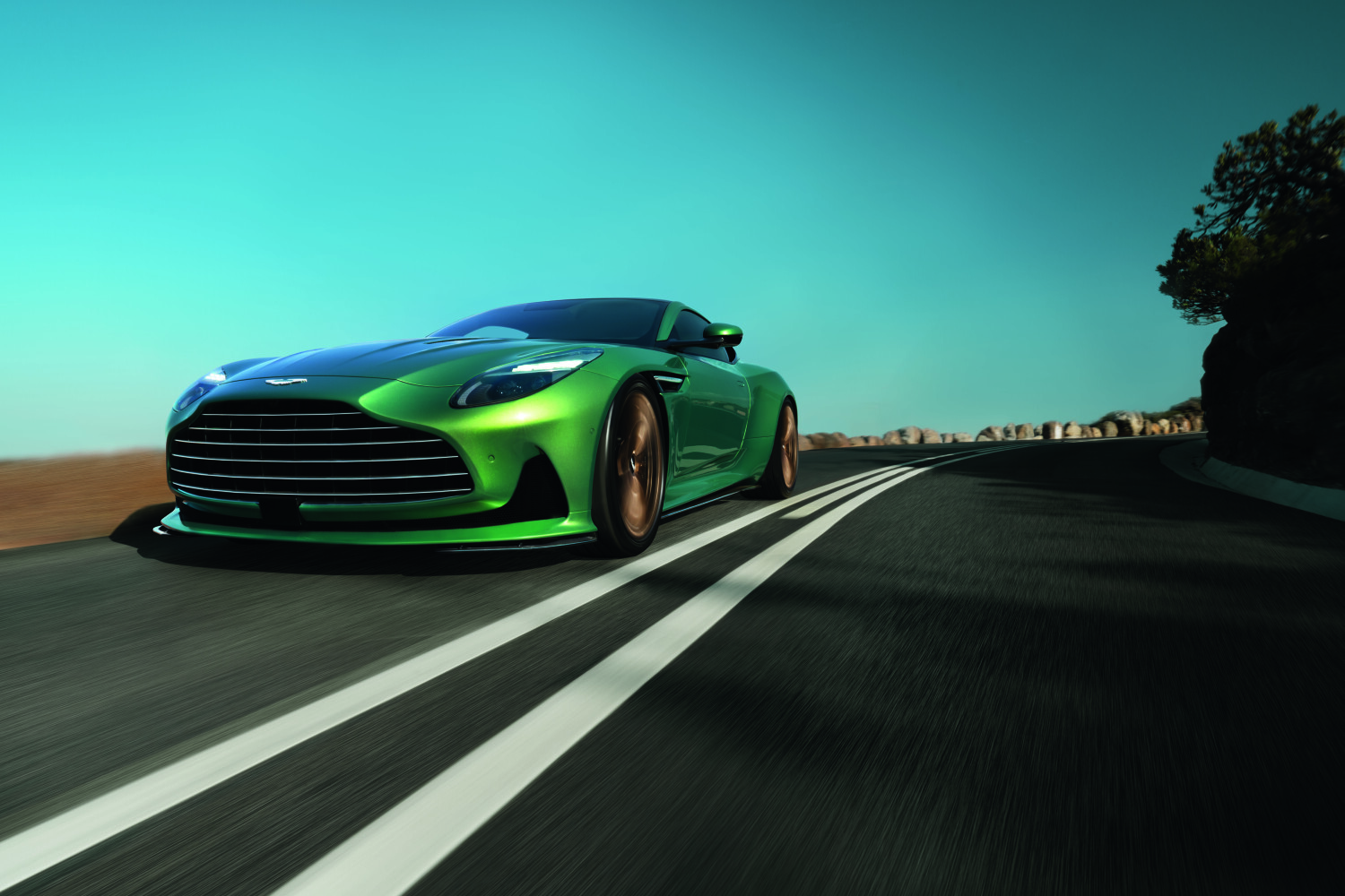 El nuevo Aston Martin DB12_01-jpg