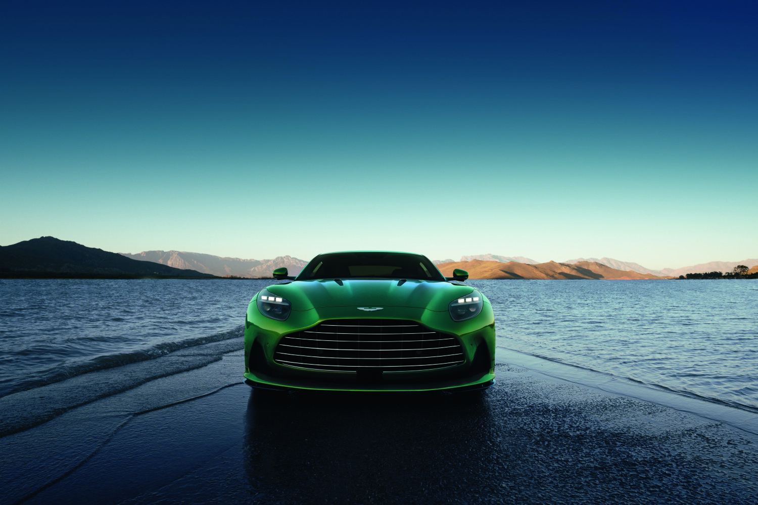 El nuevo Aston Martin DB12_32-jpg