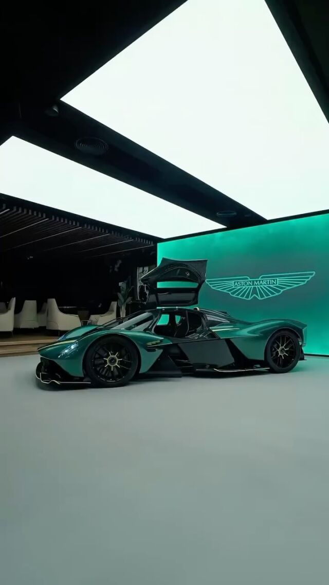 アストンマーティン・レーシングのウイング・エンブレムが入手可能に – Aston Martin | Pressroom